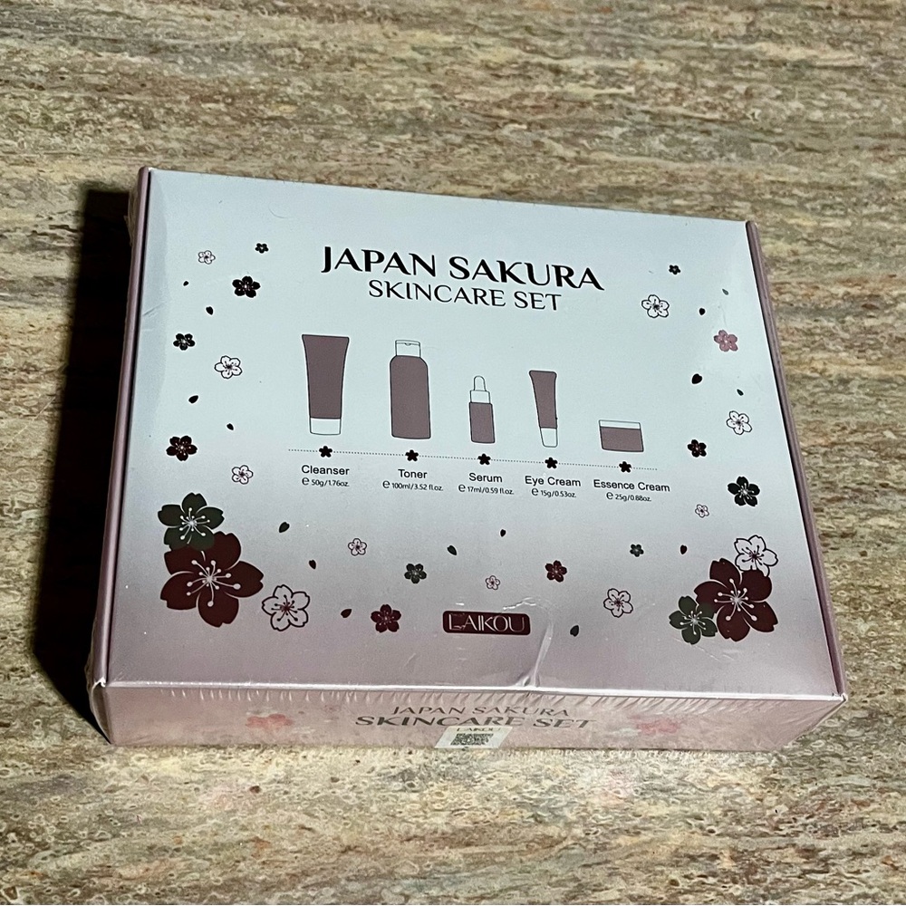 NIB Laikou Japanese Sakura skincare set